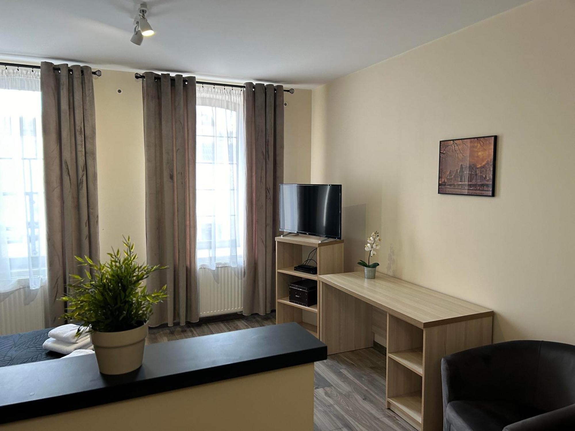 H-T-L Apartamenty Junior Nowa Sol Εξωτερικό φωτογραφία