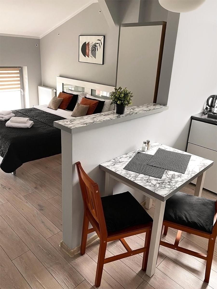 H-T-L Apartamenty Junior Nowa Sol Εξωτερικό φωτογραφία