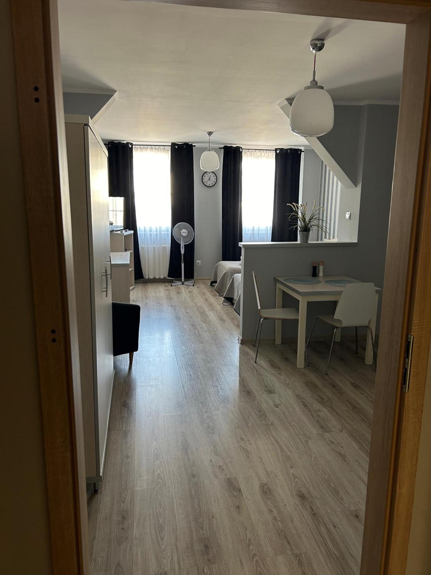 H-T-L Apartamenty Junior Nowa Sol Εξωτερικό φωτογραφία