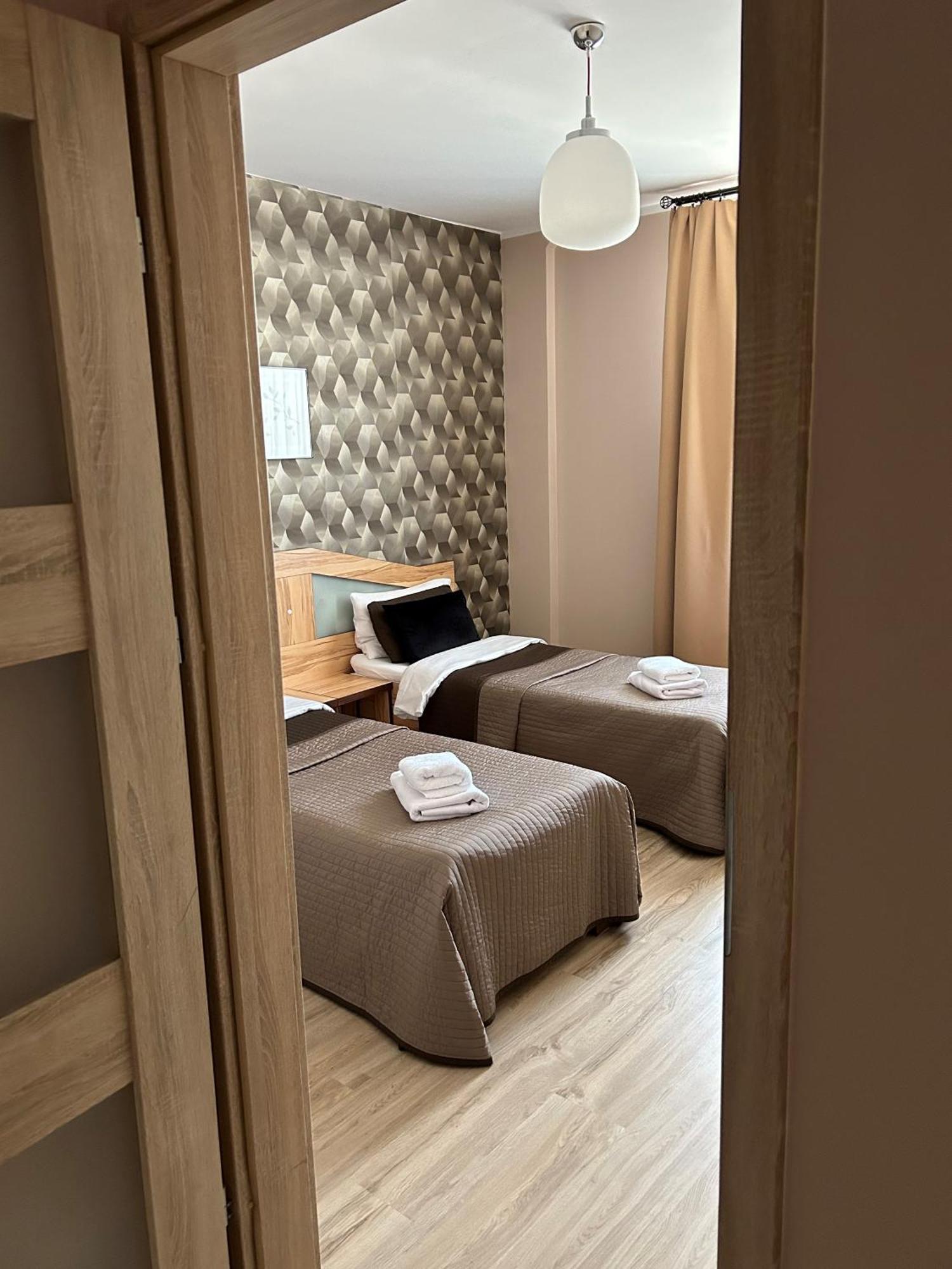H-T-L Apartamenty Junior Nowa Sol Εξωτερικό φωτογραφία