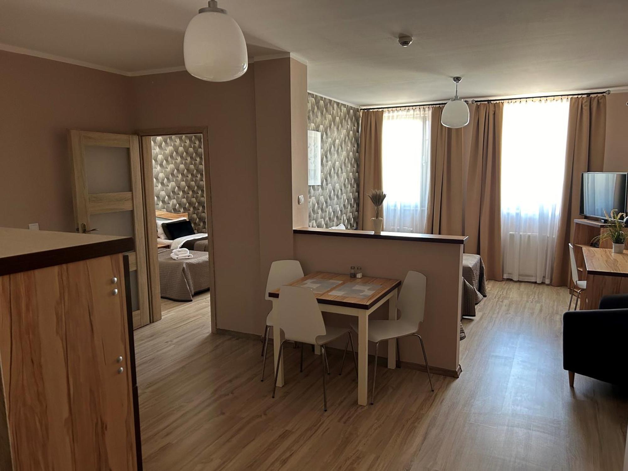 H-T-L Apartamenty Junior Nowa Sol Εξωτερικό φωτογραφία